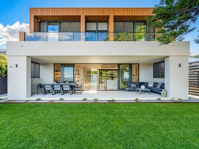 Need an experienced buyers advocate in Melbourne? Our professional Real Estate Agency helps buyers find premium properties and negotiate the best deals in the market.